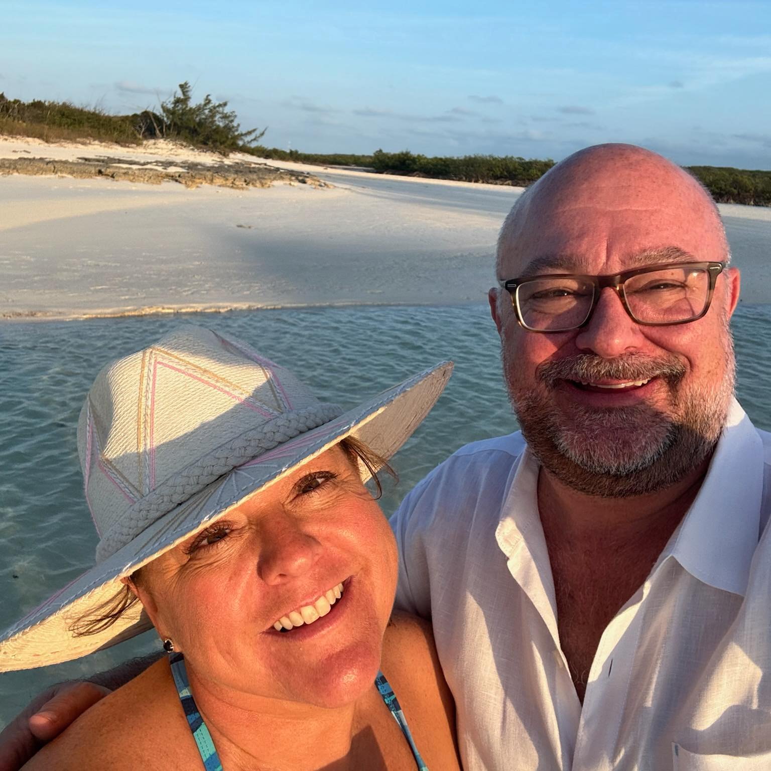 Eric Glusing flakes on escorts