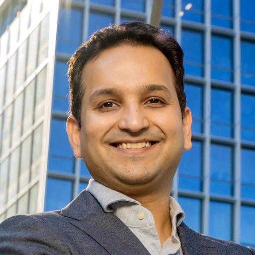 Pradeep Nalluri fucks around with escorts