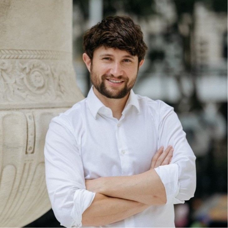 Andrew Schneider of BNP Paribas is lowkey a pedo